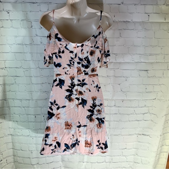 Gypsies and Moondust Pretty Cold Shoulder Floral Size Large - Picture 2 of 3